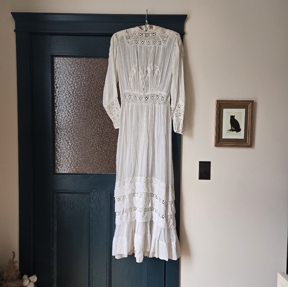 Antique Edwardian tea/lawn Dress